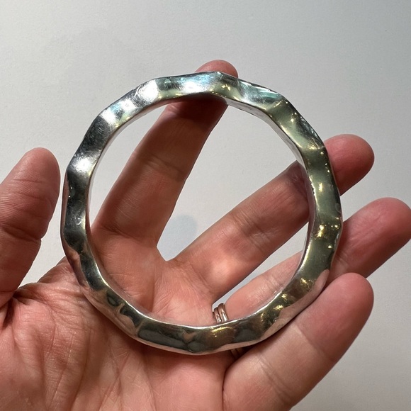 Vintage Wavy Bangles Pewter & Plastic bangles - Picture 11 of 17